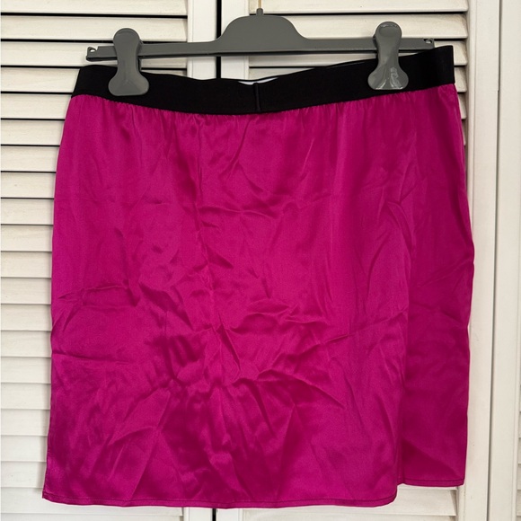 TOM FORD Pink Miniskirt AUTHENTIC - Picture 3 of 5